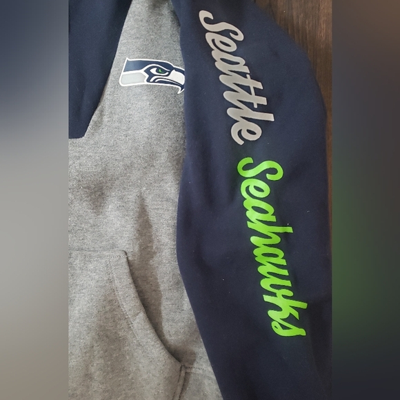 Like New NFL Seattle Seahawks Sweatshirt Ladies XL - Picture 3 of 7